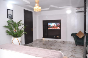 Luxury Hotel Deluxe Room - Sleeps 2 - Gym - Pool